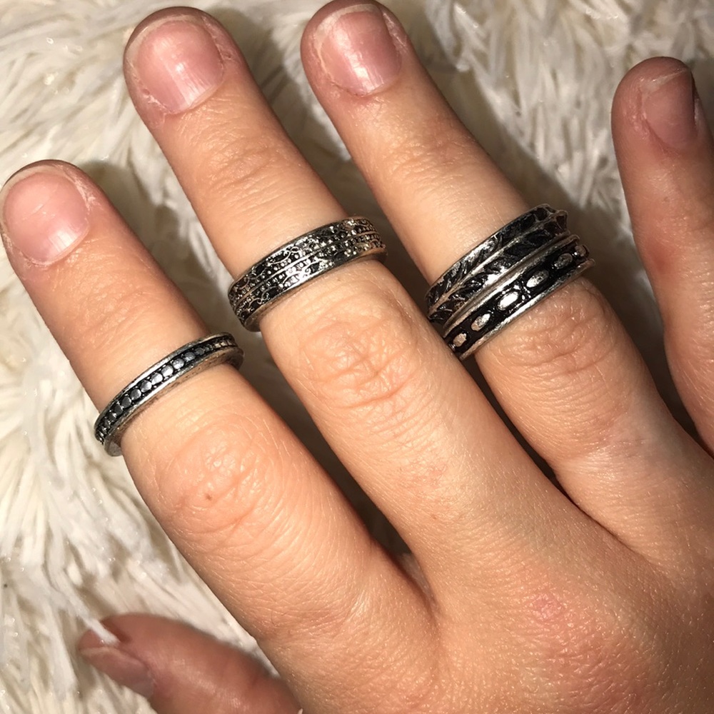 4 blackened silver rings